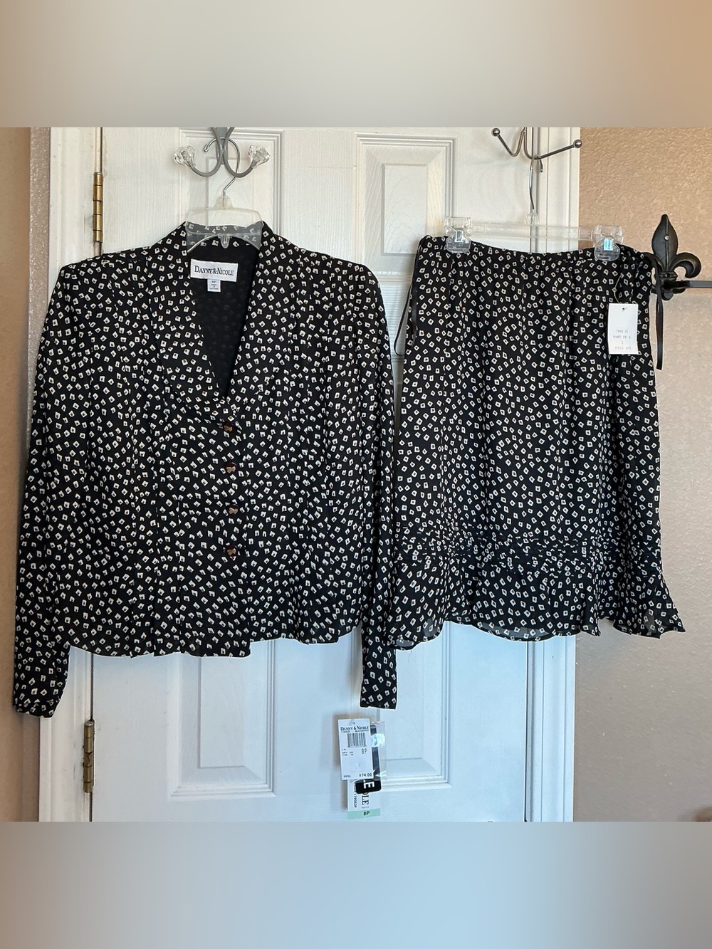 Danny & Nicole black patterned long sleeve blazer & ruffle hem skirt size 8P NWT